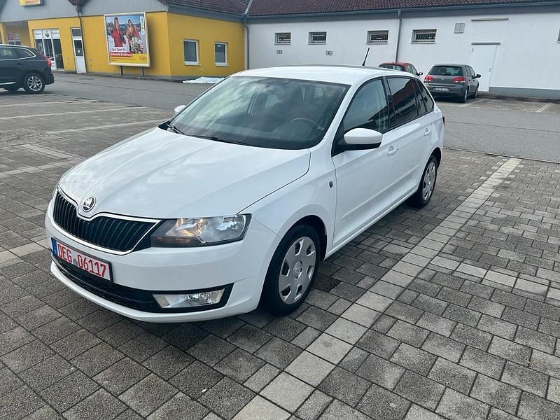 Gebraucht Skoda Rapid Ambition 105 PS (77 kW) 2014 Weiß Kleinwagen