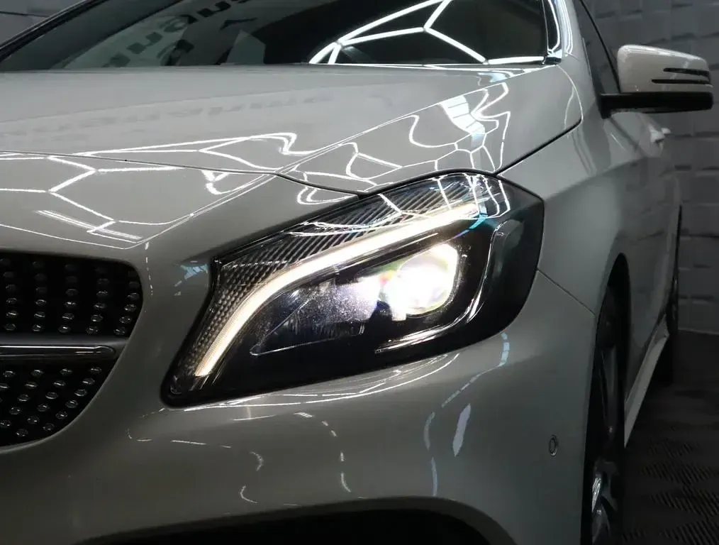 Gebraucht Mercedes A200 AMG line 156 PS (114 kW) 2018 Weiß Limousine