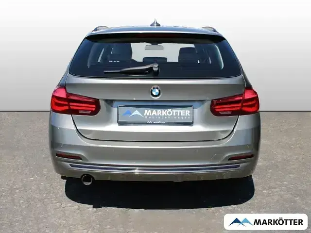 Gebraucht BMW 318 Sport Line 136 PS (100 kW) 2019 Silber Kombi