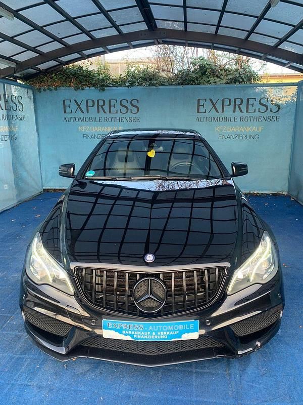 Schwarz Gebraucht 2013 Mercedes E220 Coupé | 9.999 € (Superpreis) - Bild 1/4