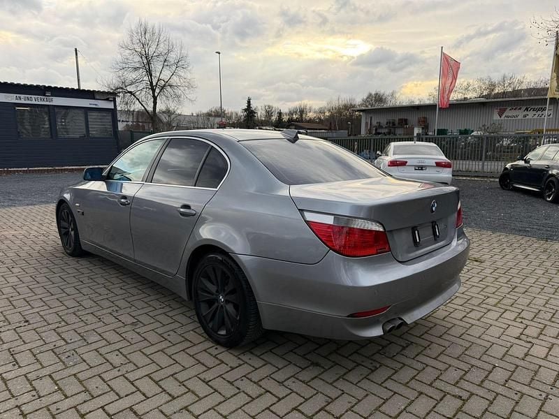 Gebraucht BMW 525 177 PS (130 kW) 2005 Grau Limousine