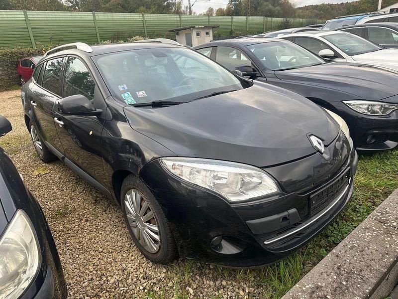 Schwarz Gebraucht 2010 Renault Mégane III Dynamique Limousine | 1.250 € (Guter Preis) - Bild 1/4
