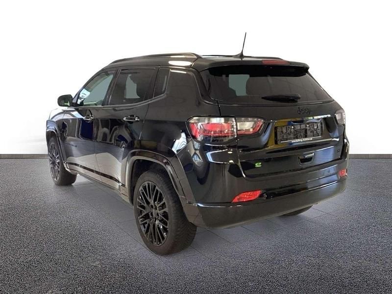 Gebraucht Jeep Compass 131 PS (96 kW) 2024 Black clear coat SUV