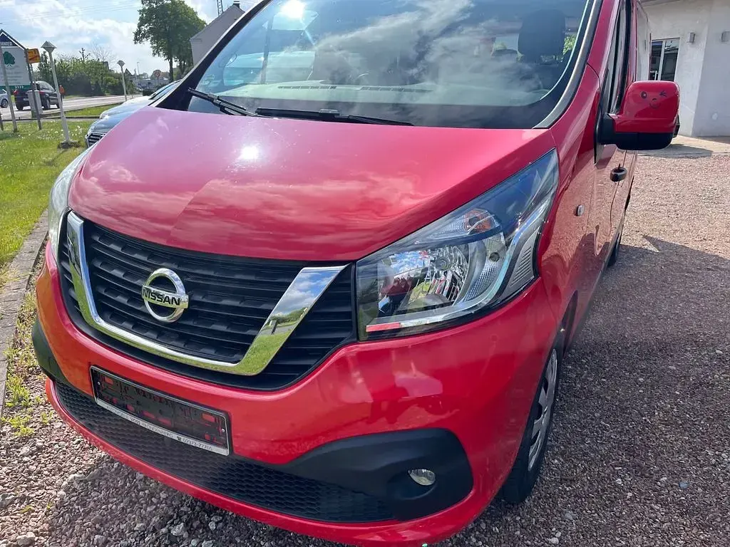 Gebraucht Nissan NV300 95 PS (69 kW) 2018 Rot Van