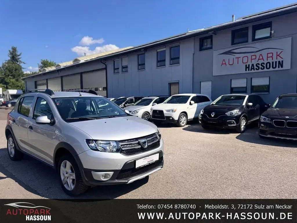 Gebraucht Dacia Sandero Prestige 90 PS (66 kW) 2015 Platingrau Limousine