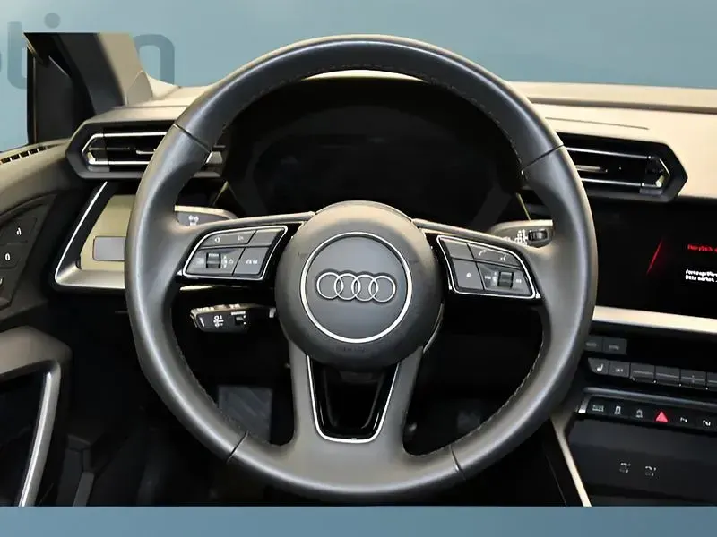 Gebraucht Audi A3 Sportback 116 PS (85 kW) 2025 Schwarz Kleinwagen