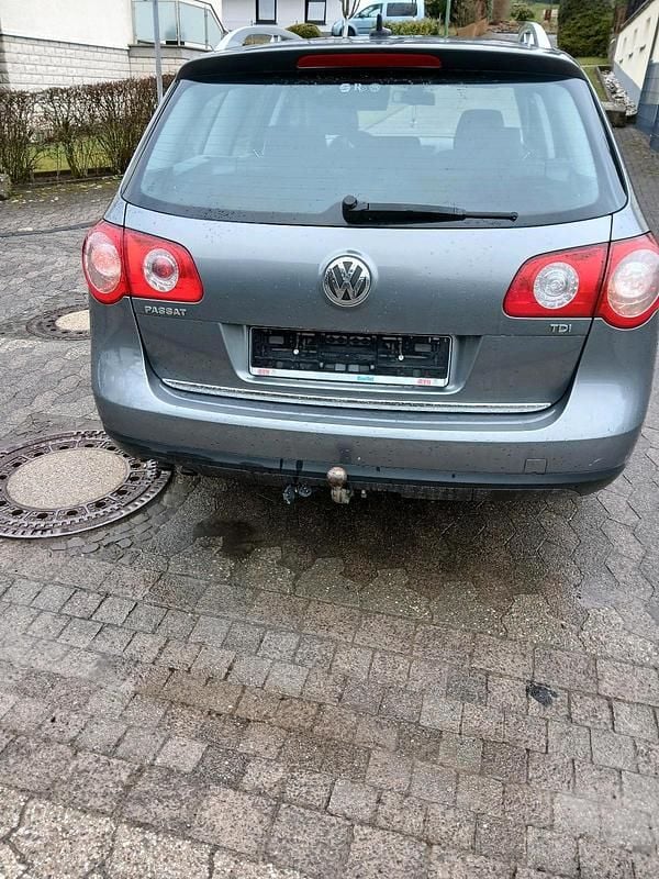 Gebraucht VW Passat 105 PS (77 kW) 2007 Grau Kombi