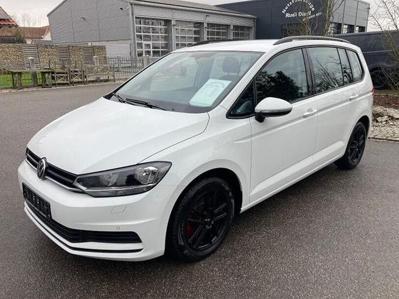 Weiß Gebraucht 2020 VW Touran Active Van / Kleinbus | 19.900 € (Guter Preis) - Bild 1/4
