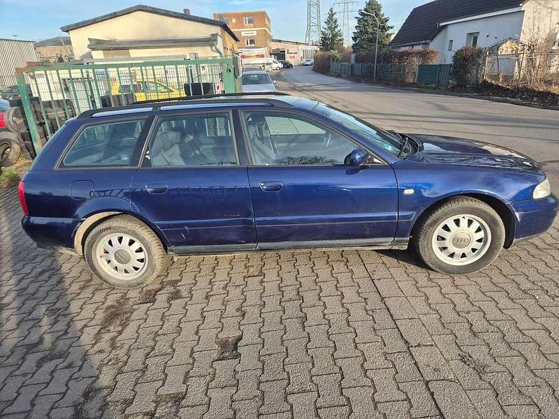 Gebraucht Audi A4 90 PS (66 kW) 2000 Blau Kombi