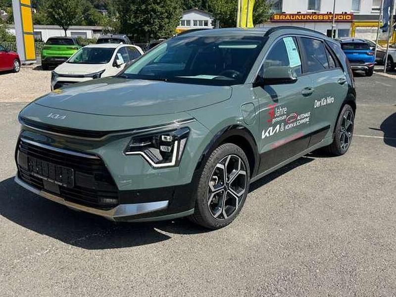 (cge) cityscape grün met. Gebraucht 2023 Kia Niro Spirit SUV | 32.490 € (Fairer Preis) - Bild 1/3