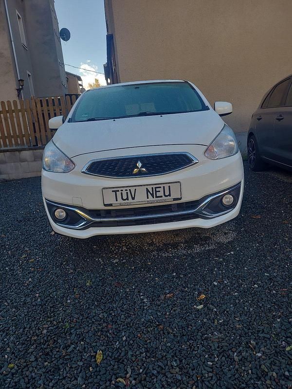 Weiß Gebraucht 2017 Mitsubishi Space Star Limousine | 4.500 € (Guter Preis) - Bild 1/4