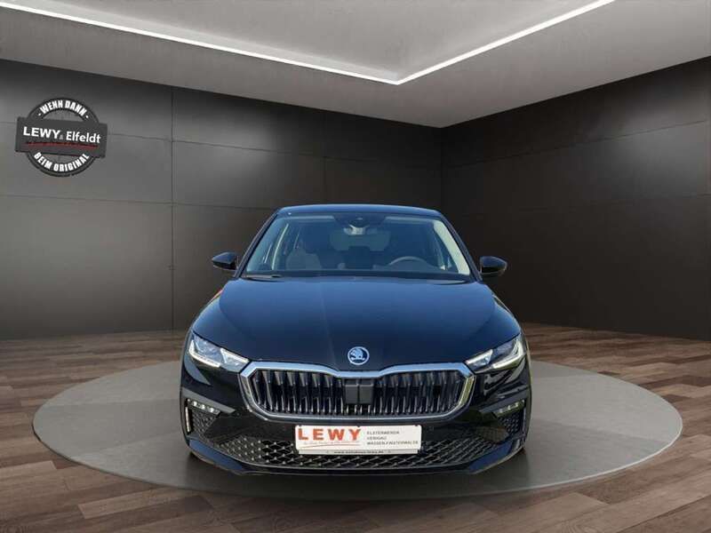 Gebraucht Skoda Scala Drive 116 PS (85 kW) 2024 Black magic pearlescent Kleinwagen