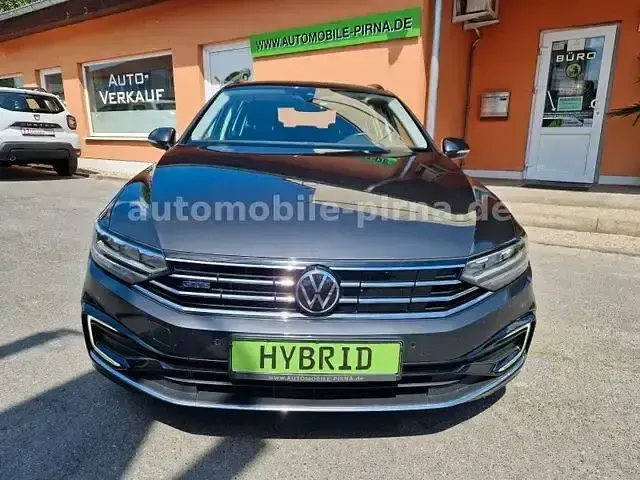 Gebraucht VW Passat GTE 156 PS (114 kW) 2022 Mangangrau (metallic) Kombi