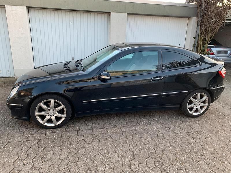 Gebraucht Mercedes 230 204 PS (150 kW) 2006 Schwarz Coupé