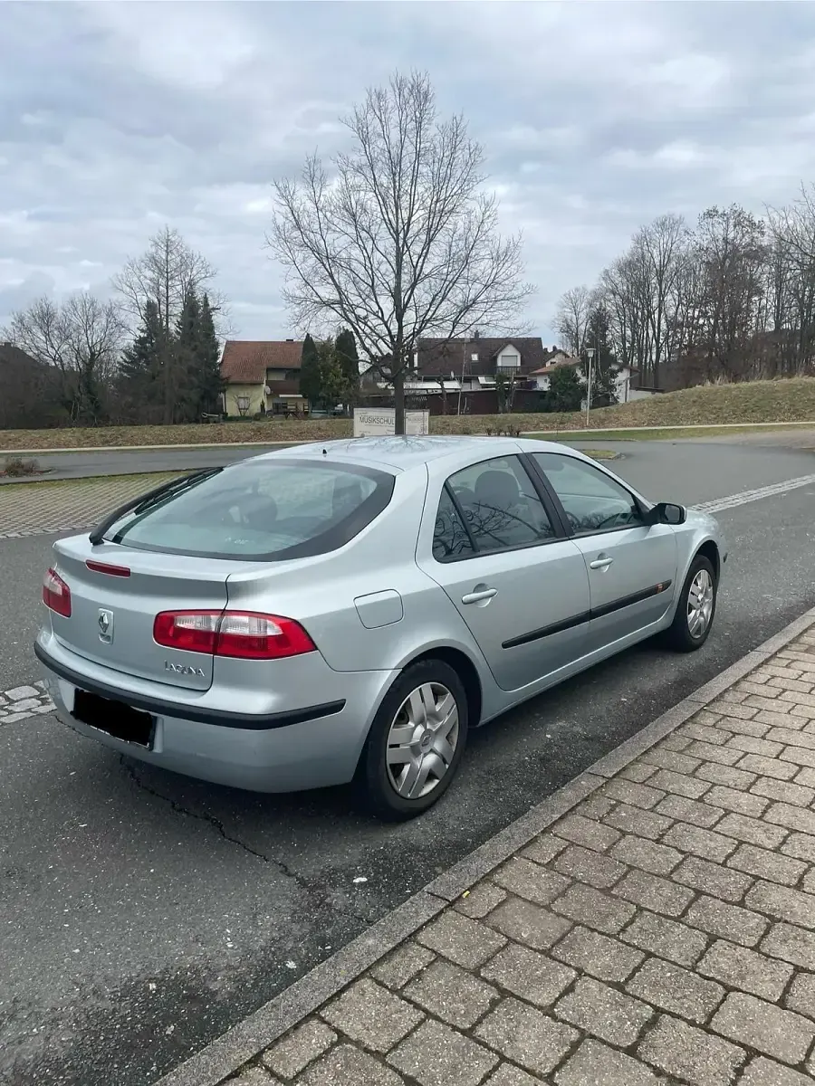Gebraucht Renault Laguna II 120 PS (88 kW) 2003 Silber Limousine