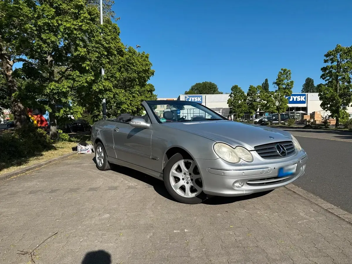 Gebraucht Mercedes CLK320 Elegance 218 PS (160 kW) 2004 Silber Cabrio