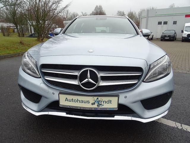 Gebraucht Mercedes C180 AMG line 156 PS (114 kW) 2016 Diamantsilber  metalliclack Kombi