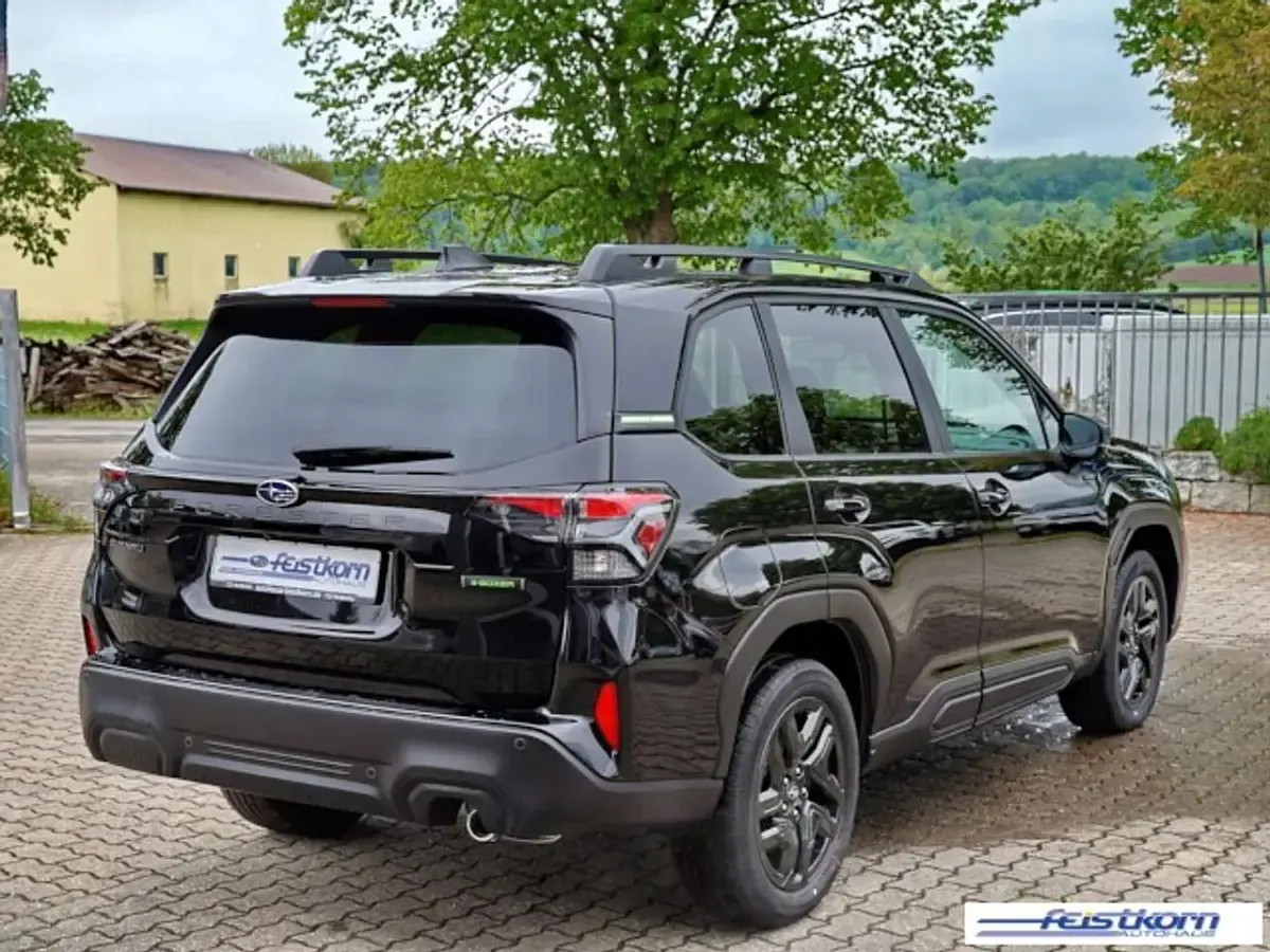 Neu Subaru Forester Exclusive+ 136 PS (100 kW) 2026 Crystal black silica SUV
