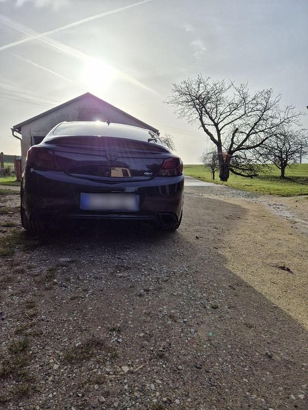 Gebraucht Opel Insignia OPC 325 PS (239 kW) 2011 Schwarz Limousine