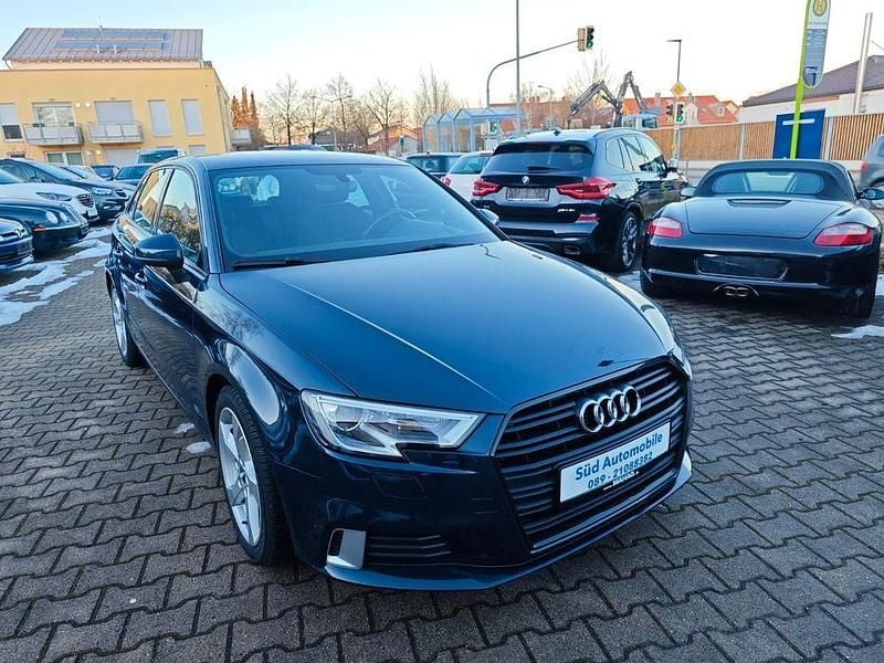 Używany Audi A3 Sport 150 KM (110 kW) 2018 Niebieski Sedan/Limuzyna