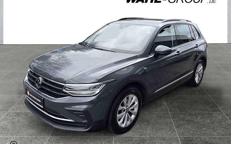 Grau Gebraucht 2024 VW Tiguan Life SUV | 32.380 € (Superpreis) - Bild 1/4