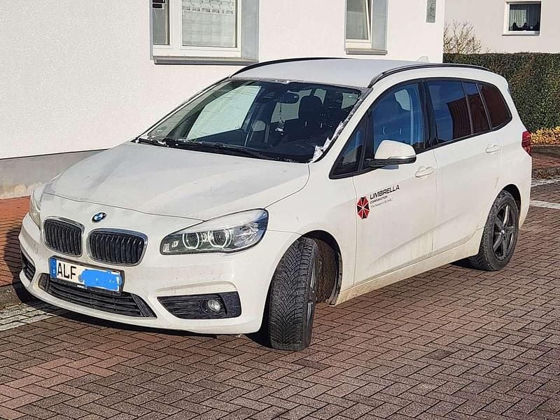 Weiß Gebraucht 2017 BMW 216 Kombi | 12.490 € (Etwas zu teuer) - Bild 1/4