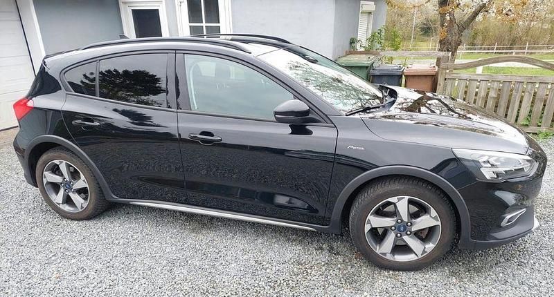 Usata Ford Focus Active 125 CV (91 kW) 2019 Nero Berlina