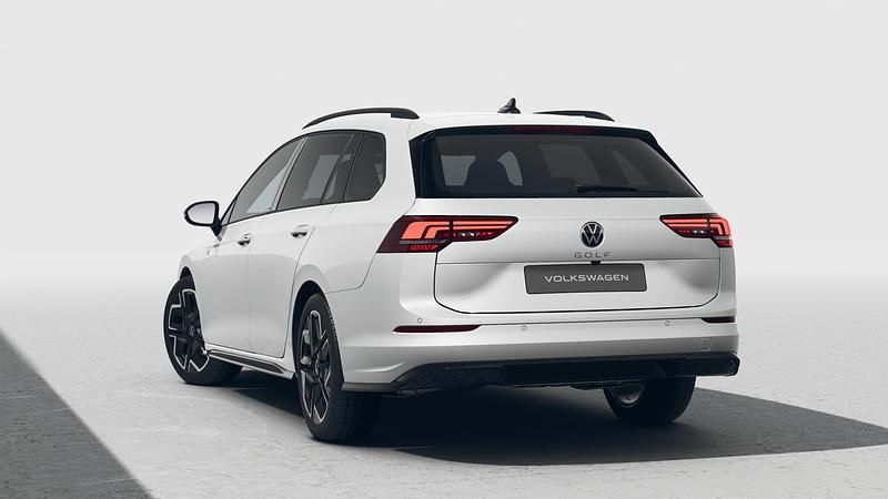 Gebraucht VW Golf VIII Pro 150 PS (110 kW) 2024 Wählbar Limousine