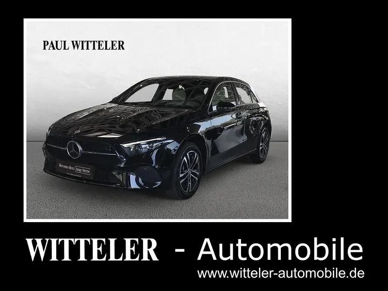 Lack kosmosschwarz Gebraucht 2023 Mercedes A250 Progressive Limousine | 32.280 € (Etwas zu teuer) - Bild 1/4