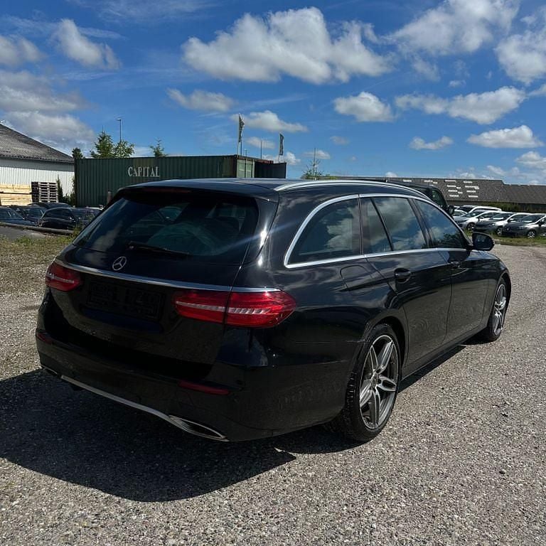 Gebraucht Mercedes E400 AMG line 333 PS (244 kW) 2017 Schwarz Limousine