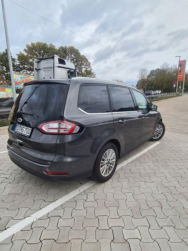 Gebraucht Ford Galaxy Titanium 150 PS (110 kW) 2017 Grau Van / Kleinbus