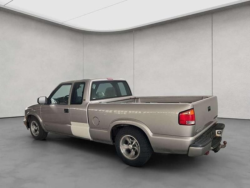 Gebraucht Chevrolet S10 LS 122 PS (89 kW) 2003 Gelb Pickup