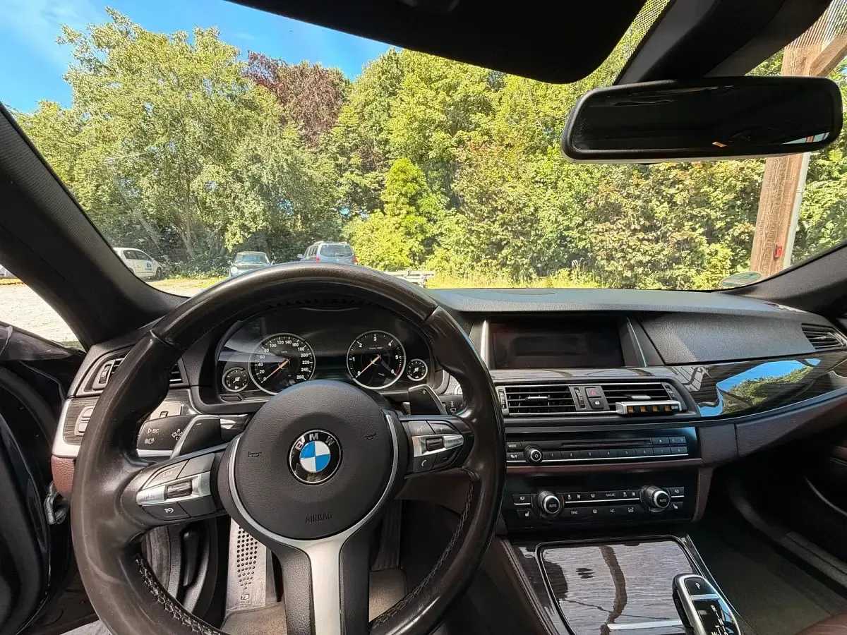 Gebraucht BMW 535 M Sport 313 PS (230 kW) 2015 Schwarz Kombi