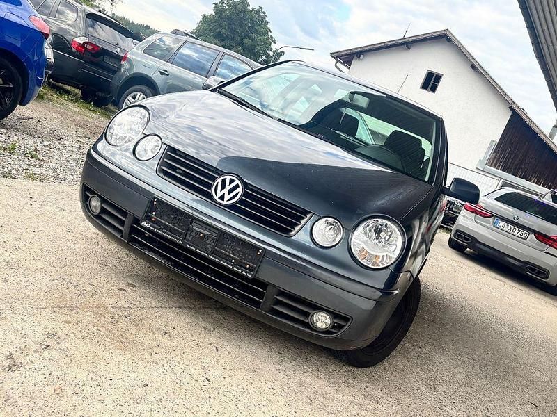 Grau Gebraucht 2003 VW Polo Limousine | 1.299 € (Superpreis) - Bild 1/4