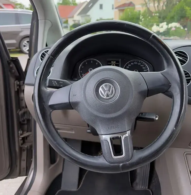 Gebraucht VW Golf Plus Cross Comfortline 122 PS (89 kW) 2009 Gold Van / Kleinbus