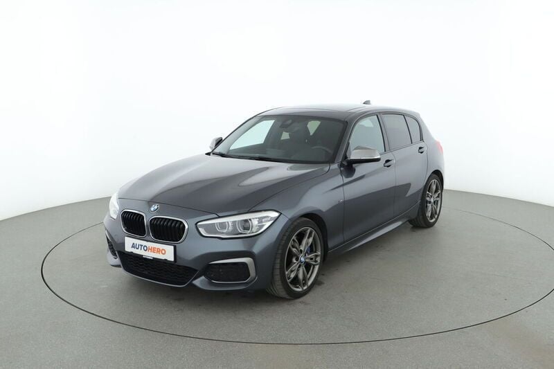 Grau Gebraucht 2017 BMW M140 M Sport Limousine | 31.850 € (Fairer Preis) - Bild 1/4
