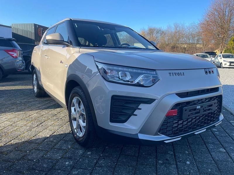 Neu SsangYong Tivoli 163 PS (119 kW) 2026 Beige SUV