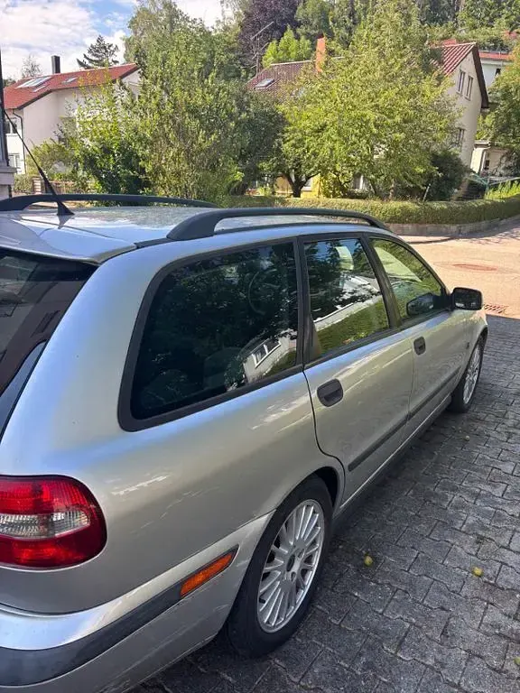 Gebraucht Volvo V40 Standard 116 PS (85 kW) 2004 Silber Kombi