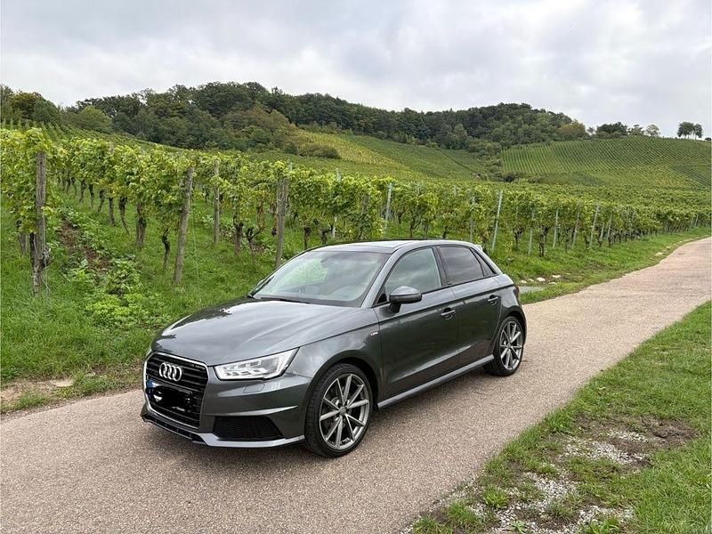 Grau Gebraucht 2016 Audi A1 Sportback Sport Kleinwagen | 15.500 € (Etwas zu teuer) - Bild 1/4