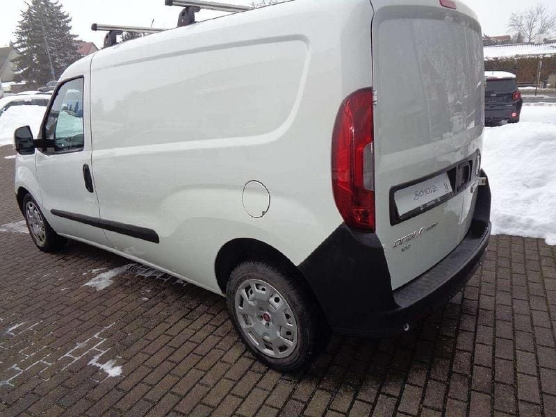 Gebraucht Fiat Doblò 101 PS (74 kW) 2018 Colore esterno (weiß) Van / Kleinbus