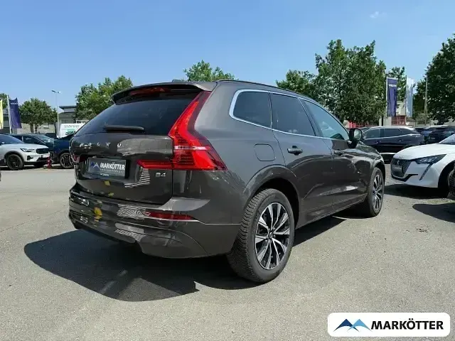 Gebraucht Volvo XC60 Core 197 PS (144 kW) 2023 Grau SUV