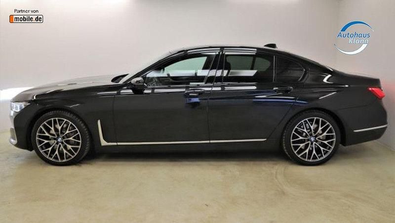 Gebraucht BMW 730 Basis 265 PS (194 kW) 2020 Black sapphire metallic Limousine