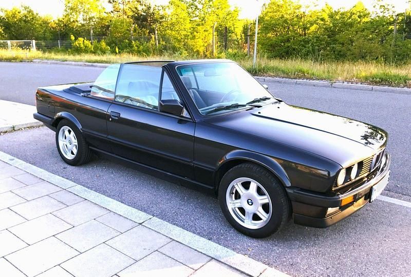 Schwarz Gebraucht 1990 BMW 320 Cabriolet Shadowline Cabrio | 23.900 € - Bild 1/4