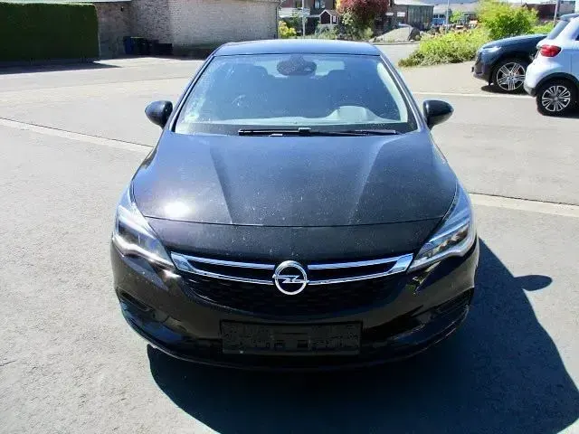 Used Opel Astra Active 125 HP (91 kW) 2017 Black Sedan