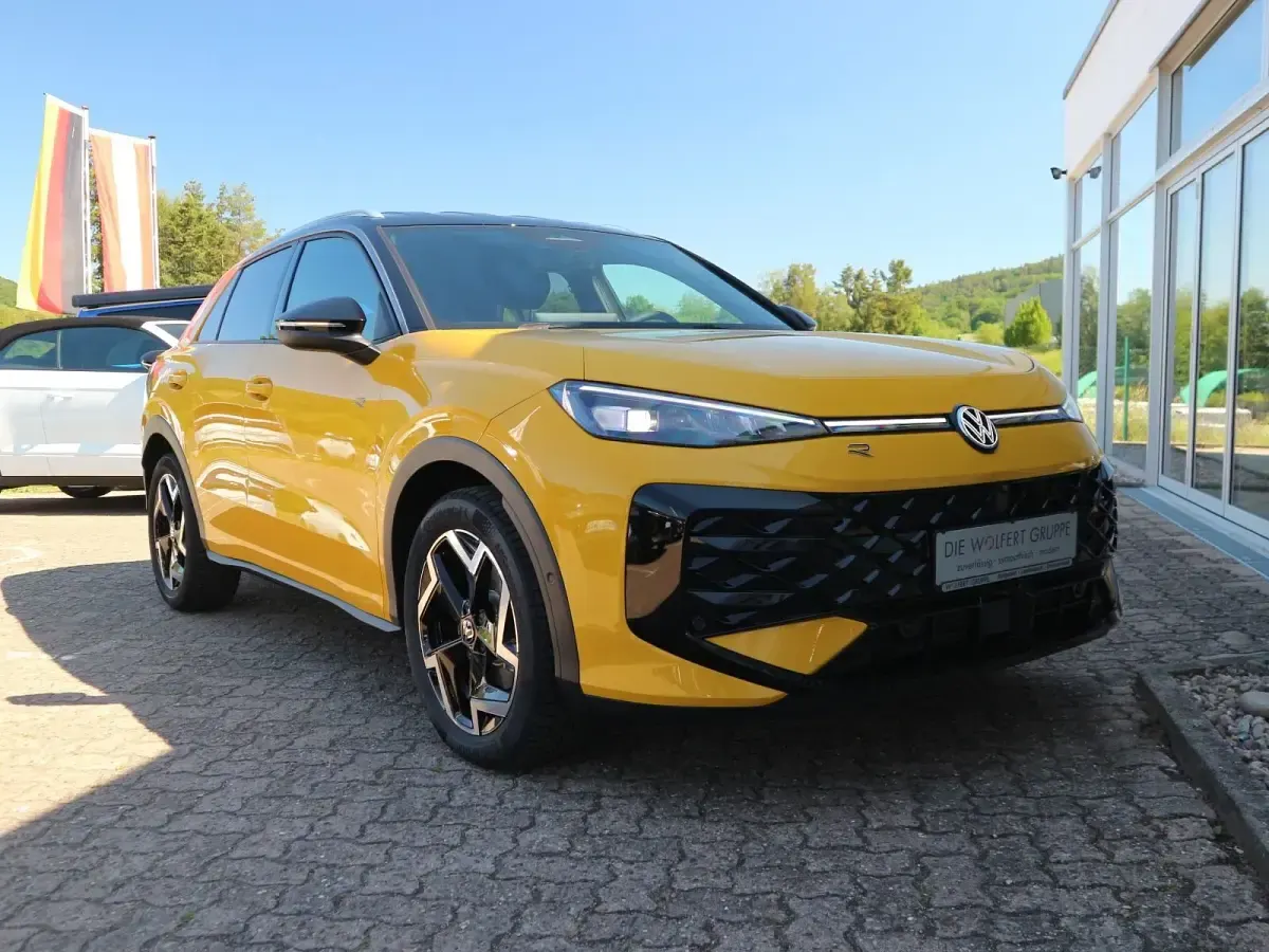 Gebraucht VW T-Roc R-line 150 PS (110 kW) 2026 Canary yellow uni / schwarz uni SUV
