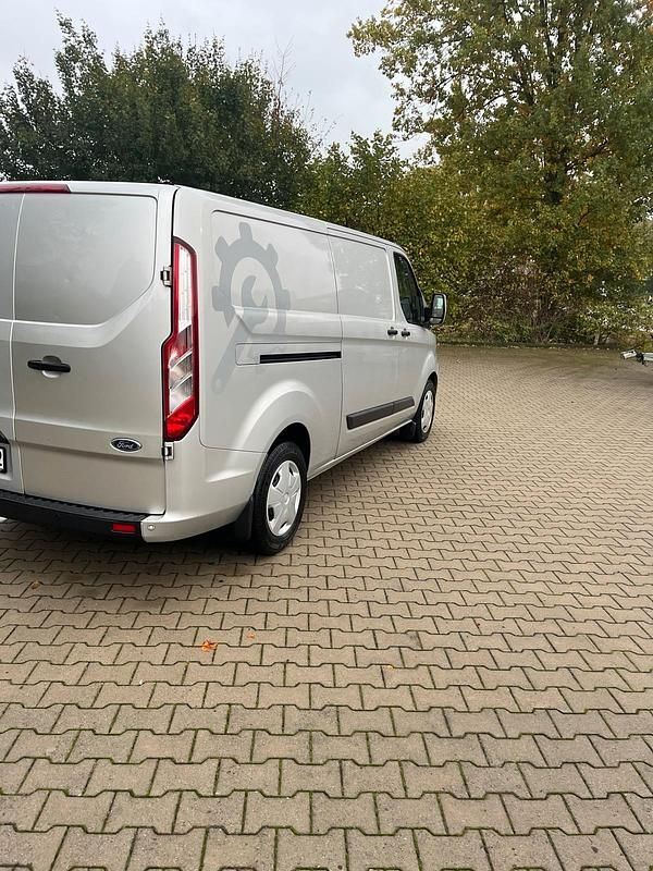 Gebraucht Ford Transit Custom 170 PS (125 kW) 2019 Silber Van