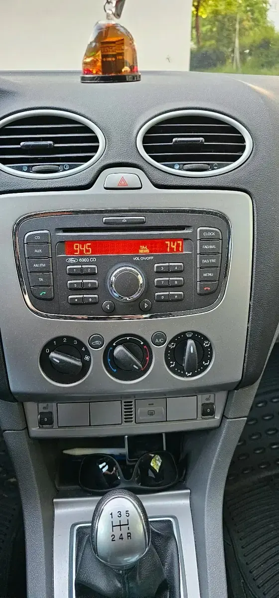 Gebraucht Ford Focus 109 PS (80 kW) 2010 Rot Kombi