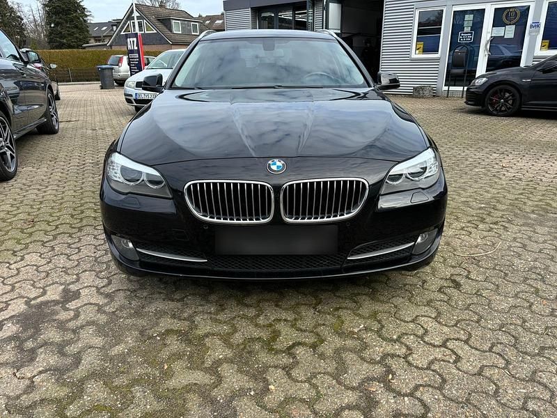 Gebraucht BMW 520 184 PS (135 kW) 2012 Schwarz Kombi