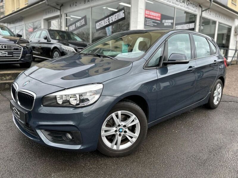 Grau Gebraucht 2018 BMW 218 Active Tourer Advantage Van / Kleinbus | 16.490 € (Fairer Preis) - Bild 1/4