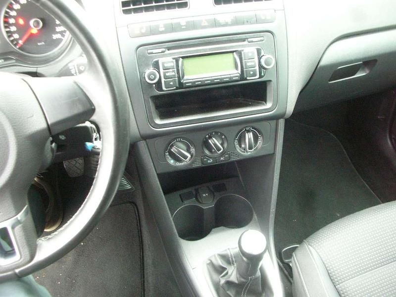 Gebraucht VW Polo 60 PS (44 kW) 2010 Blau metallic Kleinwagen